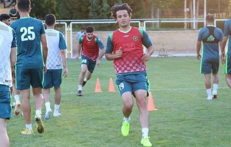 نورافکن در سپاهان می‌ماند!