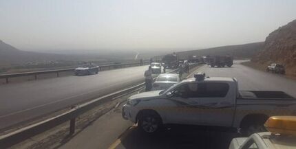 واژگونی کامیون حامل بنزین، جاده اصفهان-شهرکرد را بست