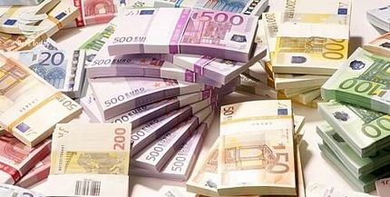 رییس کل بانک مرکزی: مشکلی برای تامین ارز نداریم
