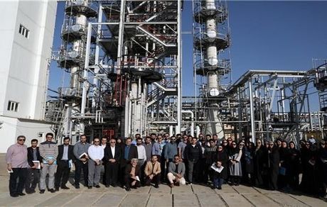 نمایندگان مجلس از مراکز هسته‌ای بازدید می‌کنند