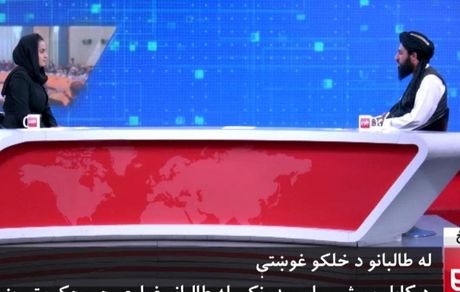 اولین خبرنگار زن مصاحبه کننده با طالبان از افغانستان گریخت