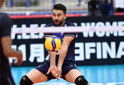 مخالفت سرمربی تیم ملی با حضور حضرتپور در جام باشگاههای آسیا