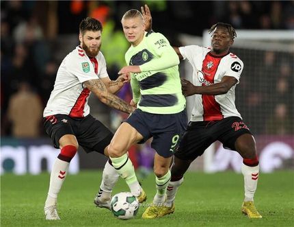 منچسترسیتی حذف شد / پاری سن ژرمن با گلزنی مسی برد