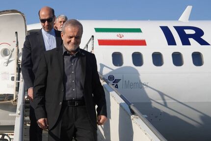 سفر غیررسمی رئیس جمهور به مشهد