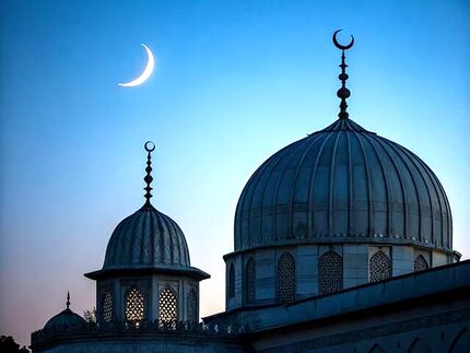 برخی کشورها، روز چهارشنبه را اولین روز ماه مبارک رمضان اعلام کردند