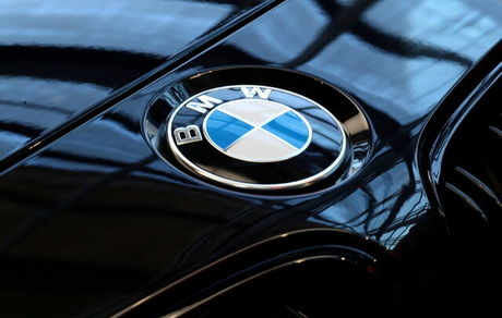 بی‌ام‌و بعد از ۷ سال در فروش خودرو از بنز سبقت گرفت!