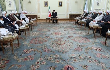 شیعه انگلیسی و سنی آمریکایی ضد وحدت و دو روی یک سکه هستند