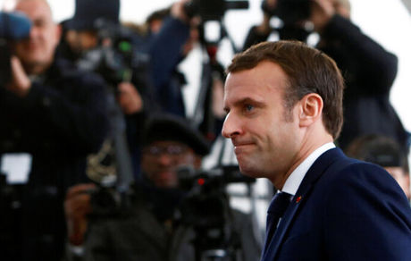 ماکرون پایان حضور شبه‌نظامیان سوری در لیبی را خواستار شد