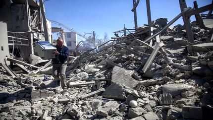 حملات دشمن به ۲۲۰۰ واحد مسکونی در استان قم خسارت زد