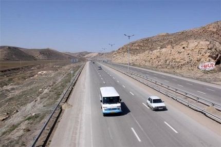 جو آرام و ترافیک روان جاده ها در روز جمعه / اعلام محورهای مسدود