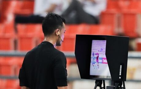 عزیزی خادم: VAR وطنی نخواهیم داشت/ حداقل زمان اجرای این سیستم ۱۵ ماه است!