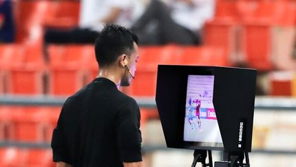 عزیزی خادم: VAR وطنی نخواهیم داشت/ حداقل زمان اجرای این سیستم ۱۵ ماه است!