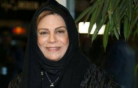گوهر خیراندیش برای درمان کرونا در بیمارستان بستری شد