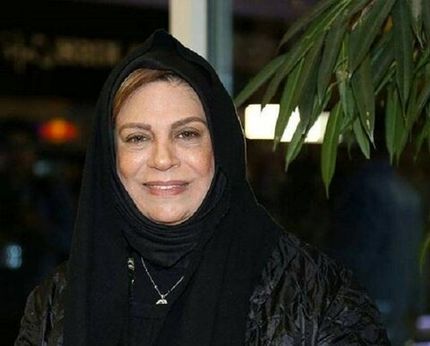 گوهر خیراندیش برای درمان کرونا در بیمارستان بستری شد