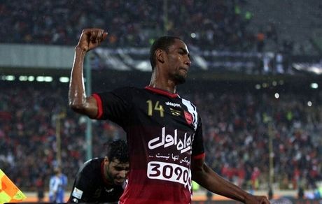 احتمال محرومیت دوباره پرسپولیس بخاطر یک بازیکن خارجی دیگر / این بار بنگستون