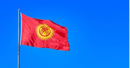 پرچم قرقیزستان تغییر می‌کند / دلیل: شباهت به گل آفتابگردان و دلیل عجیب رییس جمهور