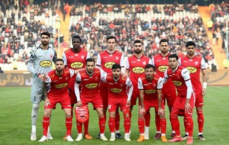 بدرقه بازیکنان پرسپولیس بعد از باخت با گلوله برفی و بی‌غیرت بی‌غیرت