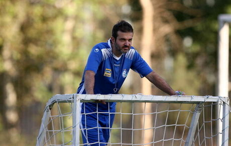 استراماچونی مذاکره با استقلال را تکذیب کرد