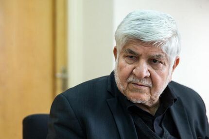 محمد هاشمی: نمی‌شود۱۲شب بنزین گران شود و ۸ صبح مردم به خیابان بیایند