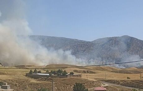 مهار آتش‌سوزی گسترده در مزارع گندم شهرستان چوار