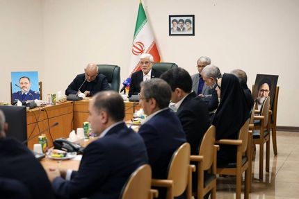 عارف: انسجام ملی دشمن را در دو قطبی سازی ناکام گذاشت