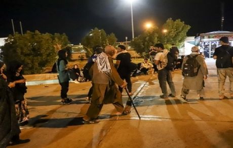 مصدوم شدن ۱۸ زائر ایرانی بر اثر تصادف یک دستگاه اتوبوس با پل سیمانی در عراق