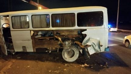 مصدومیت ۱۵ نفر بدلیل واژگونی مینی‌بوس در آزادراه قزوین-زنجان
