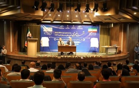 انتقاد داورزنی از رفتار غیرحرفه‌ای کاپیتان تیم ملی والیبال