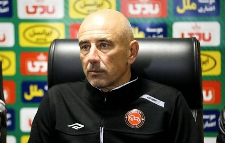 انتقاد تند مربی تراکتور از داوری بازی با نساجی: تصمیمات گیج کننده بود