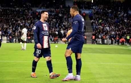 ام‌باپه در پاری‌سن‎ژرمن می‌مانم