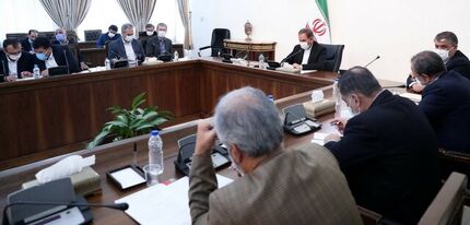 جهانگیری: تخصیص ارز ۴۲۰۰ تومانی باید با حساسیت انجام شود