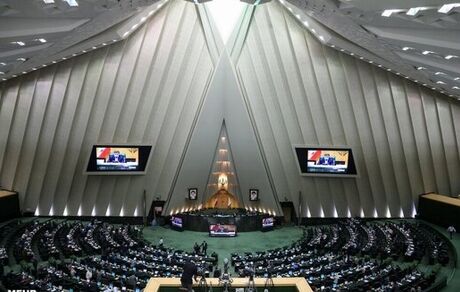 جنجال و فریاد در صحن علنی مجلس/ اعتراض به حضور وزیر پیشنهادی صمت در صحن