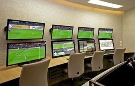 بازدید از ۳ ورزشگاه ایرانی برای نصب VAR