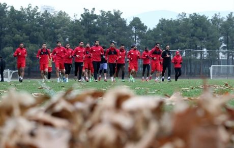 آغاز دوباره تمرینات پرسپولیس زیر نظر کریم باقری بعد از ۴ روز