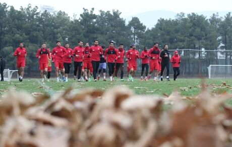 آغاز دوباره تمرینات پرسپولیس زیر نظر کریم باقری بعد از ۴ روز