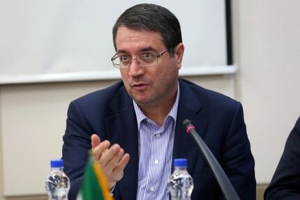  وزیر صمت: قیمت خودرو کاهش می‌یابد