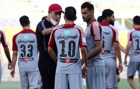 عیسی آل‌کثیر برای فسخ قرارداد وارد باشگاه پرسپولیس شد +ویدیو