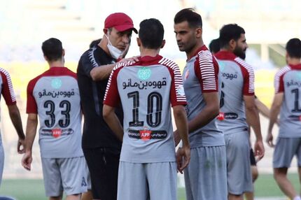 عیسی آل‌کثیر برای فسخ قرارداد وارد باشگاه پرسپولیس شد +ویدیو