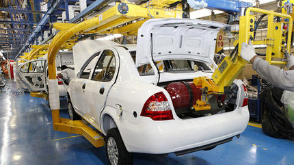 تولیدات سایپا بر اساس توجه به مطالبات مردمی/ ایجاد ۷۰۰ مرکز آموزش فنی و حرفه ای در نمایندگی‌های سایپا