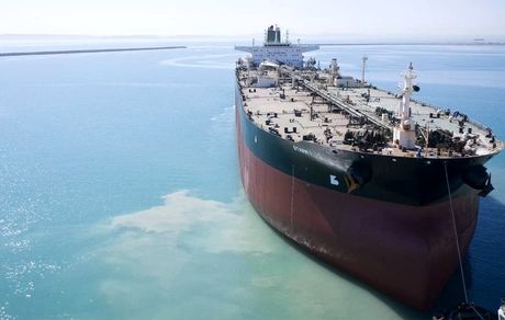 دو کشتی حامل ۱.۵ میلیون لیتر سوخت قاچاق در جنوب کشور توقیف شدند