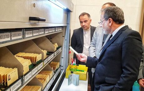 وزیر امور خارجه: من و همکارانم خدمتگزار مردم هستیم