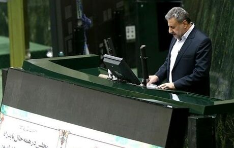 نامه انتقادی فلاحت‌پیشه به لاریجانی: تعدد جلسات غیرعلنی بزرگترین ظلم به مجلس دهم بوده است 