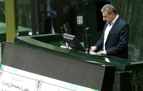 نامه انتقادی فلاحت‌پیشه به لاریجانی: تعدد جلسات غیرعلنی بزرگترین ظلم به مجلس دهم بوده است 
