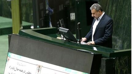 نامه انتقادی فلاحت‌پیشه به لاریجانی: تعدد جلسات غیرعلنی بزرگترین ظلم به مجلس دهم بوده است 