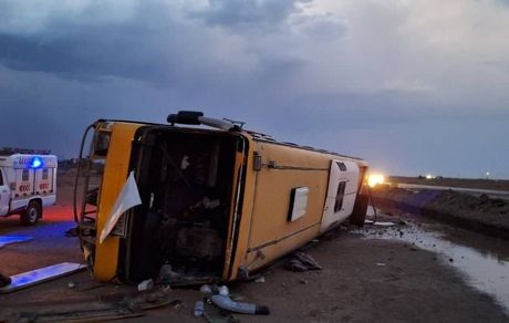 واژگونی اتوبوس در استان سمنان با هشت مصدوم