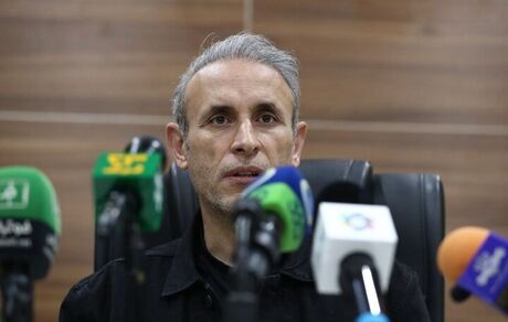 سرمربی پرسپولیس به نشست خبری بازی با شمس آذر نیامد