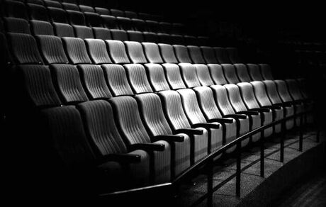 تئاترها دو روز تعطیل شدند