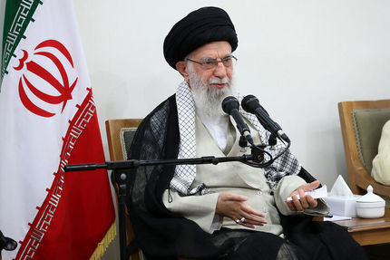 دیدار مسئولان نظام و میهمانان کنفرانس وحدت اسلامی با رهبر انقلاب