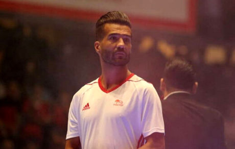 مسعود شجاعی شیشه آمبولانس را شکست/ عکس