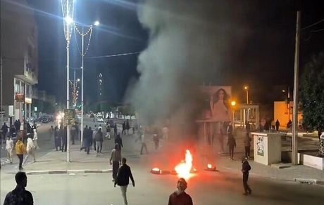 ادامه اعتراضات در تونس